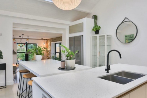 6F2FCE36-9B90-4E37-AC36-16BB2C2DDD9A